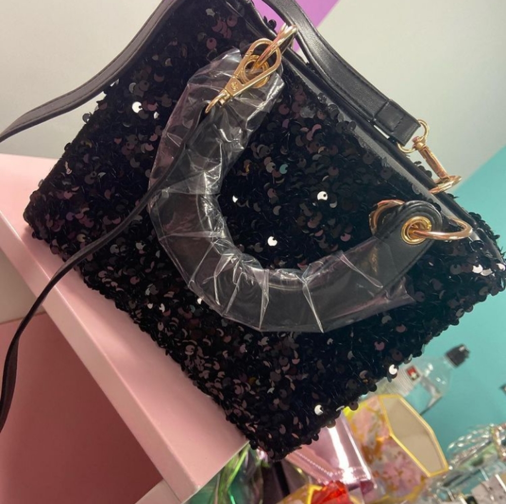 purses! - Picture 2 of 4